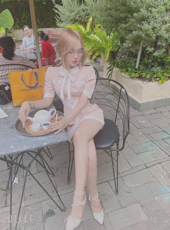 Thủ dâm xuyên đêm cùng Linh xinh lồn như múi mít thái