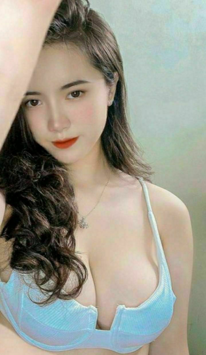 Bên ngoài săn nữ thần "Chiến dịch chiến binh sói" về những bông hoa đẹp nhất trường đại học, eo thon và mông đẹp, chiến trường chính trên ghế sofa tràn ngập tiếng nổ...